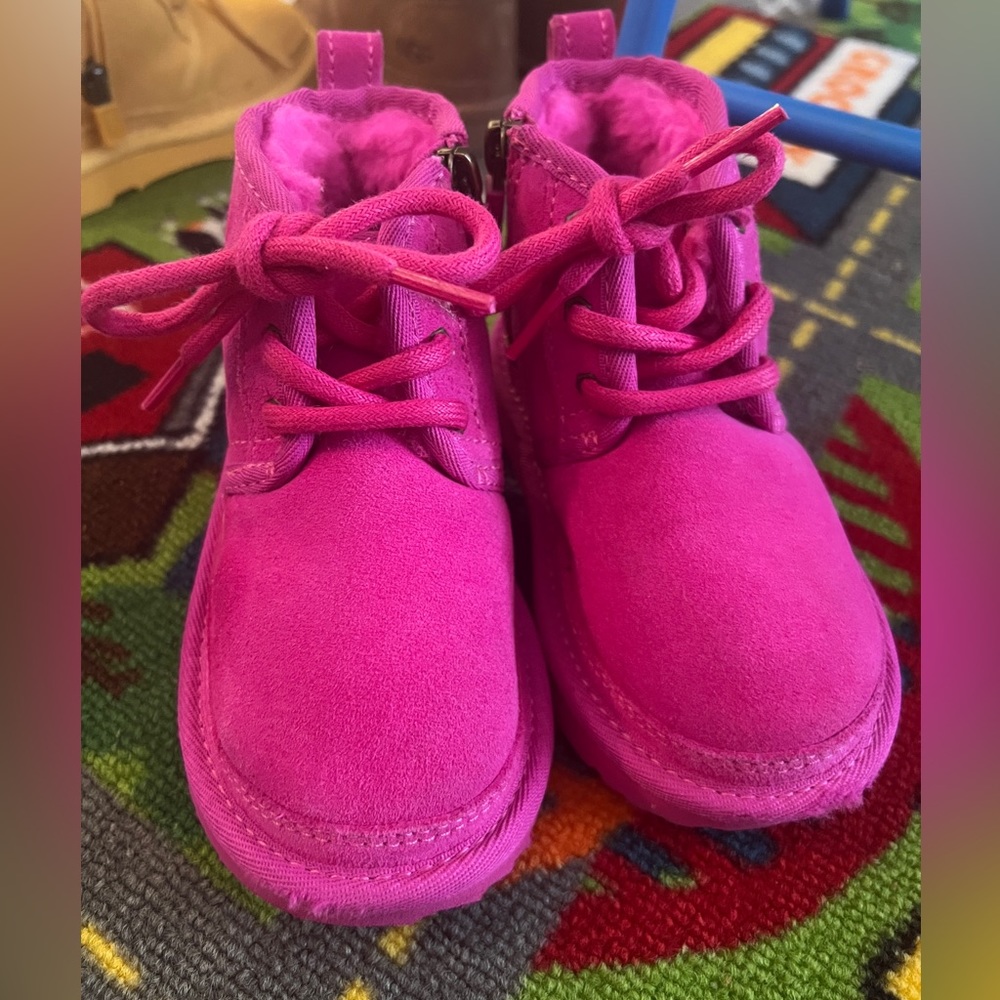 Toddler Ugg Neumel Boot in Rock Rose Size 9